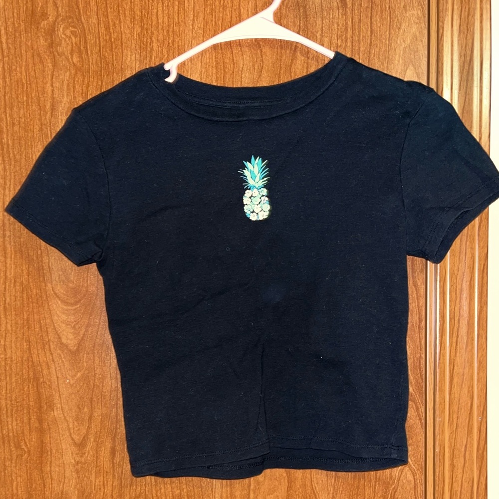 Cute pineapple icon crop tee